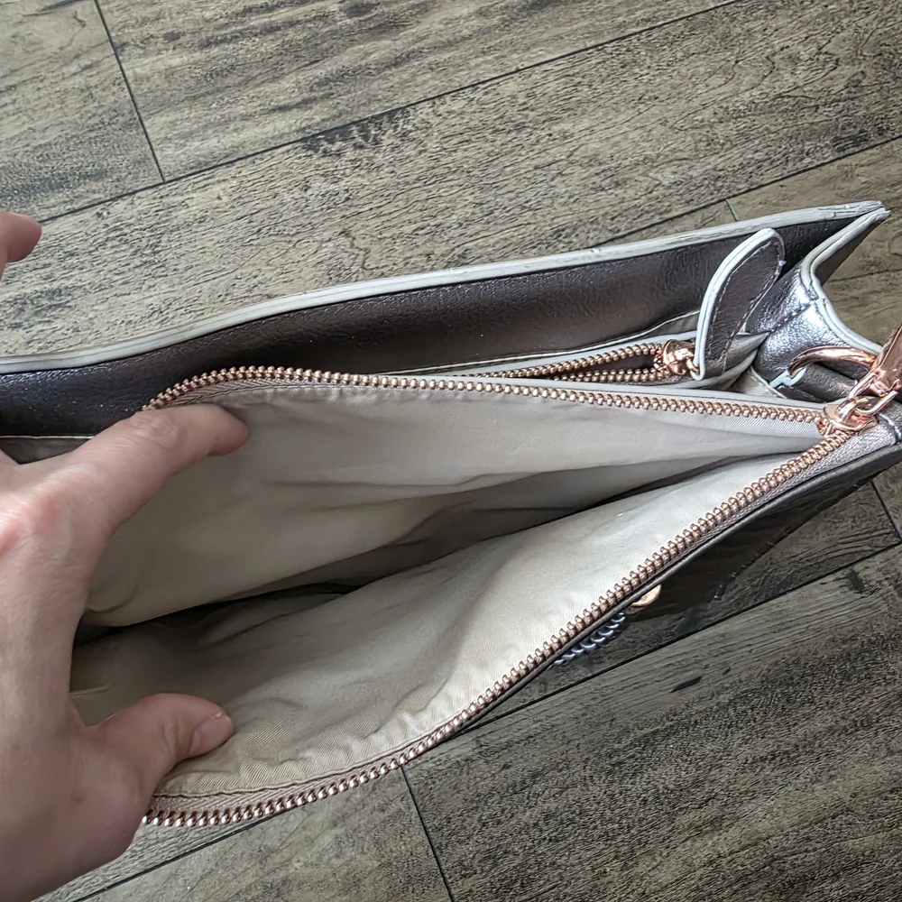 Elegant Metallic Handbag Purse‎
